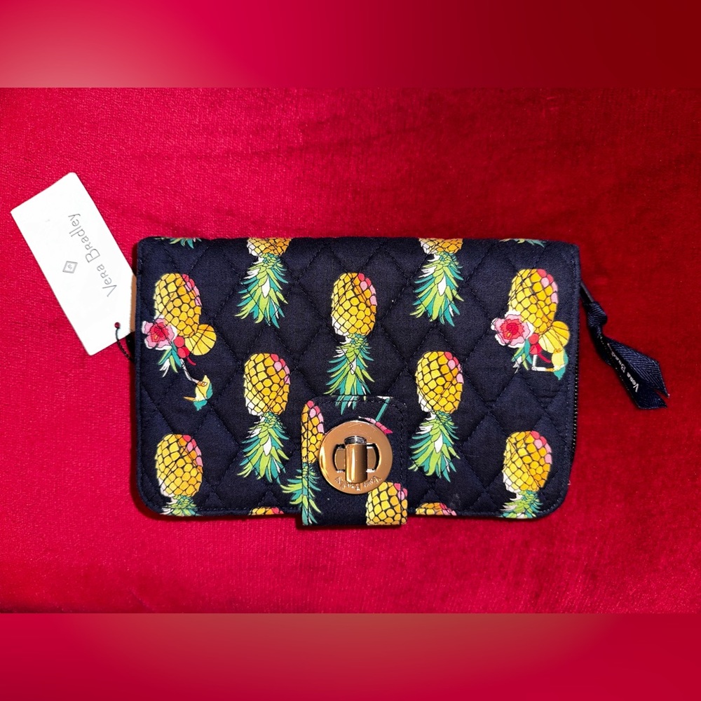 NWT Vera Bradley RFID Turnlock Wallet Toucan Party Pineapple Quilted Cotton